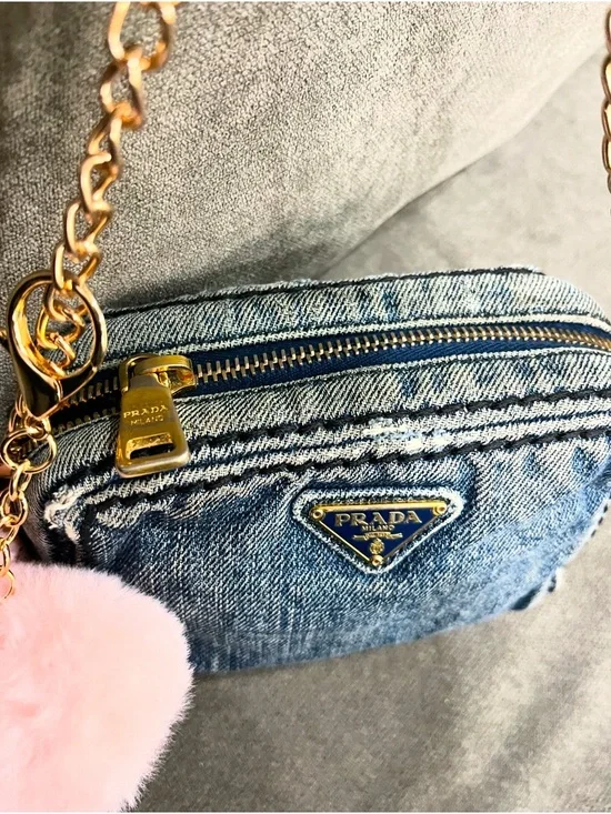 Prada bag - Picture 2 of 11